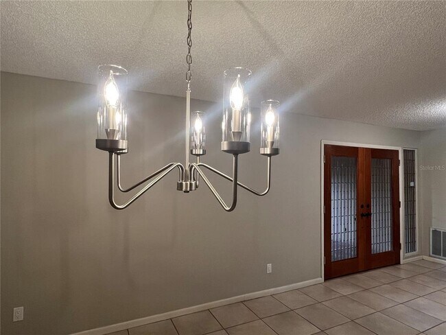 Building Photo - 2715 Montague Ct E