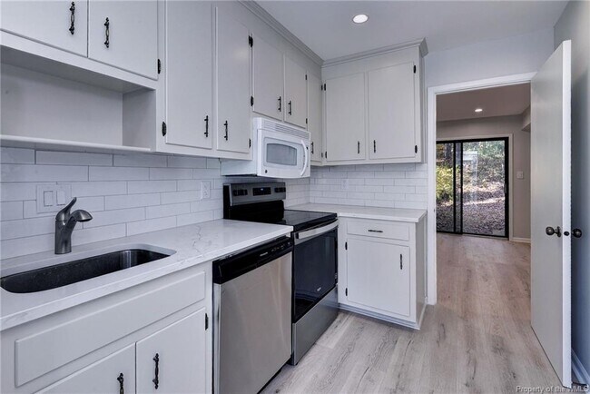 Building Photo - 8 Spring W