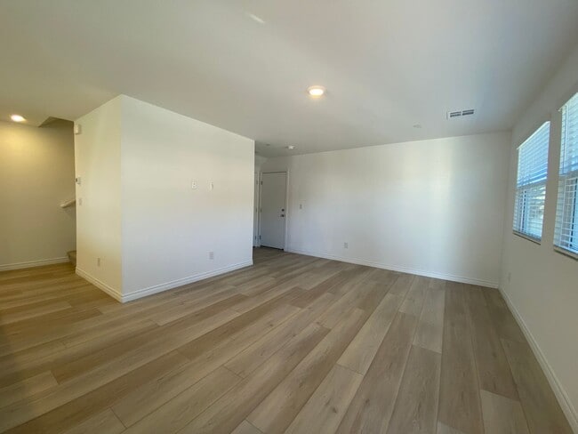 Building Photo - new build 4 bedroom house