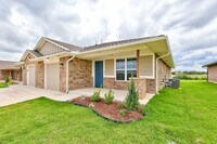 Building Photo - 634 Juniper St