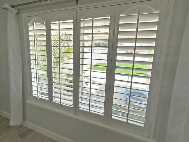 Building Photo - 7450 Paisley Ave