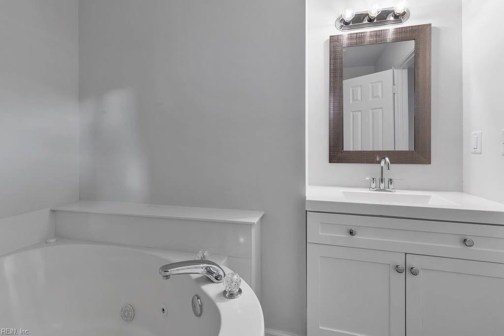 Master bath - 459 Seahorse Run