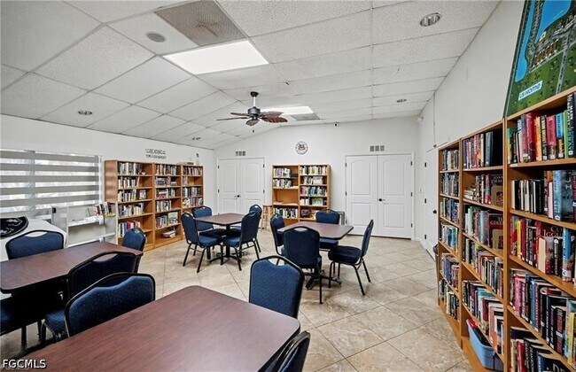 Building Photo - 11170 Caravel Cir