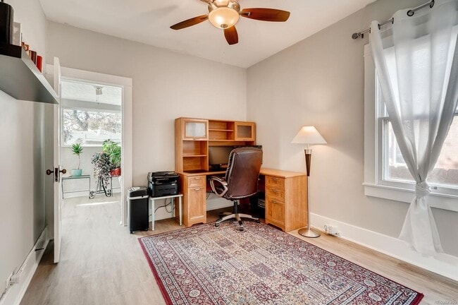 Building Photo - High End Remodel Near RiNo