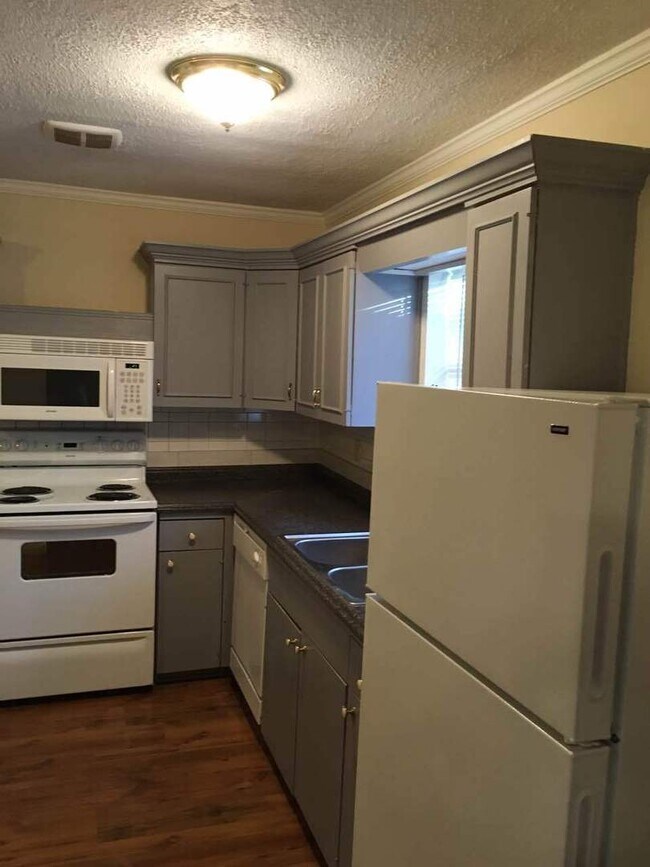 Building Photo - 3 Bedroom House in Garland, TX