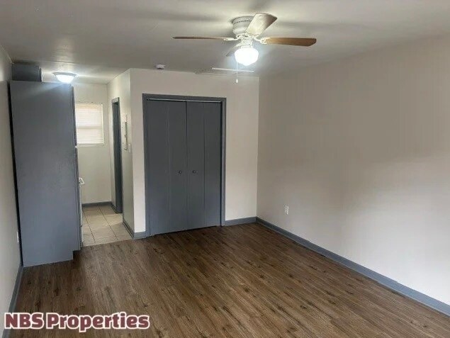 Building Photo - 867 N Gallaher View Rd