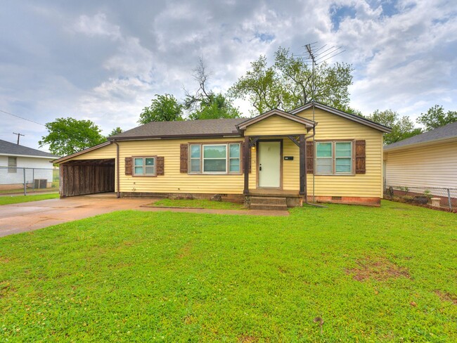 Building Photo - 3 Bedroom 1 Bath Home in Shawnee!