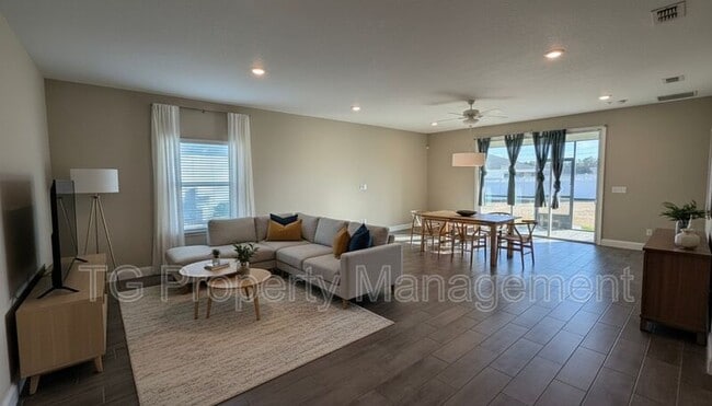 Building Photo - 122 Monthaven Dr