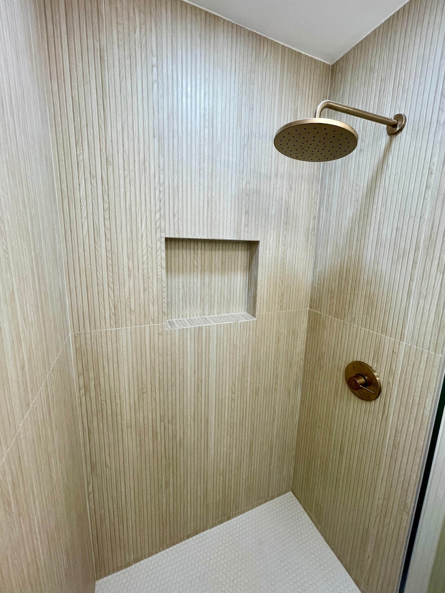 Building Photo - 1606 Steinhart Ave