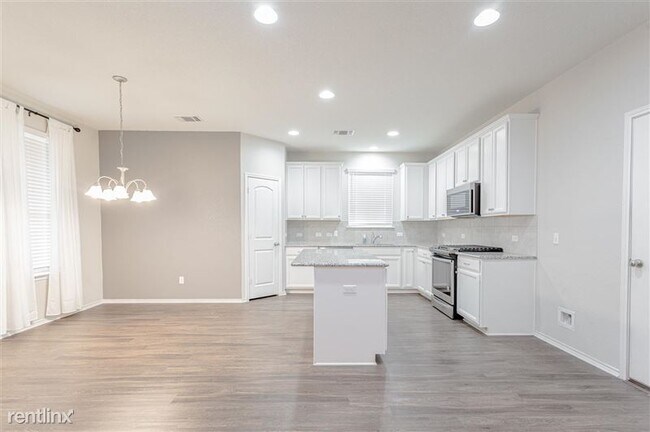 Building Photo - 632 Reinhardt Blvd