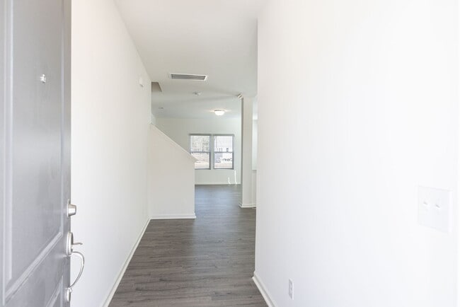 Building Photo - 4 Bedroom Home Piedmont School District AV...