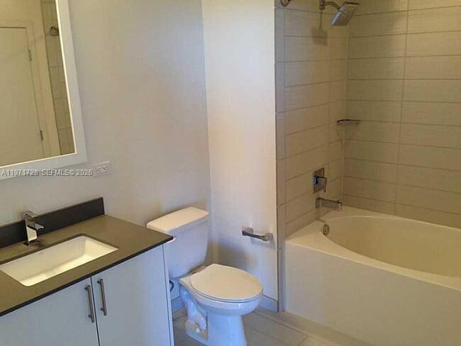 Building Photo - 999 SW 1st Ave