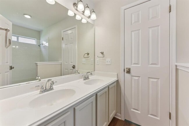 Building Photo - 906 Jasmine Trail