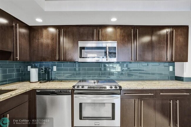 Building Photo - 3750 Galt Ocean Dr