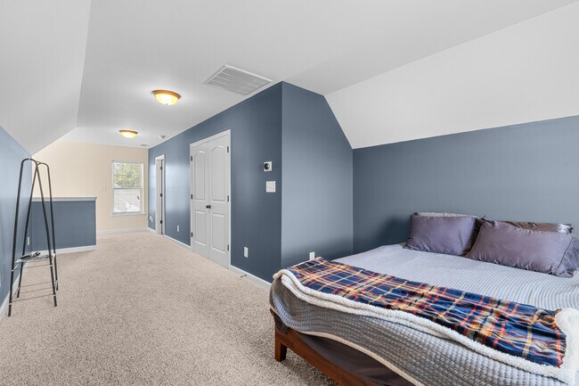 Building Photo - 206 Breakwater Dr