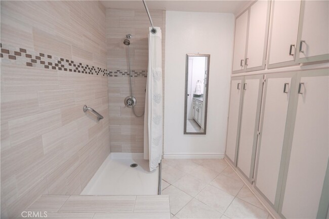 Building Photo - 508 Avenida Sevilla