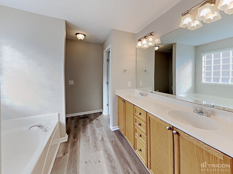 Building Photo - 989 Chesire Way