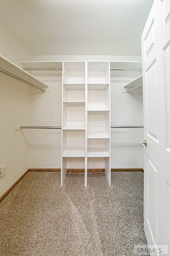 Building Photo - Sunnybrook