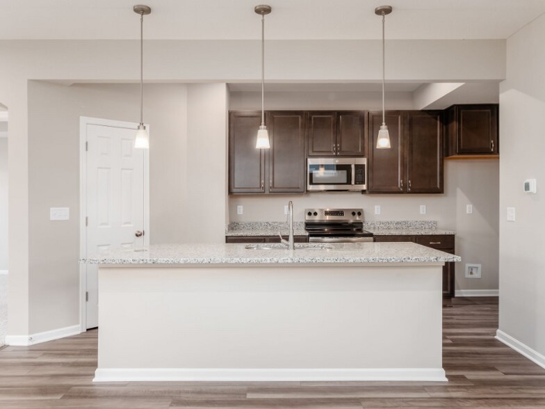 Building Photo - 1550 Day Break Lp