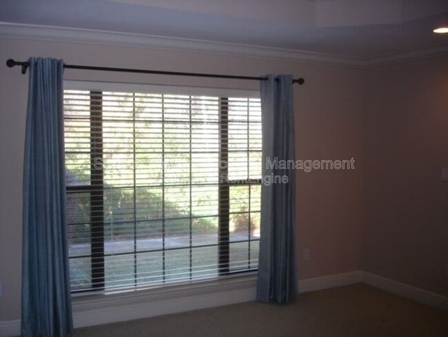 Building Photo - 3161 Strathauer Rd