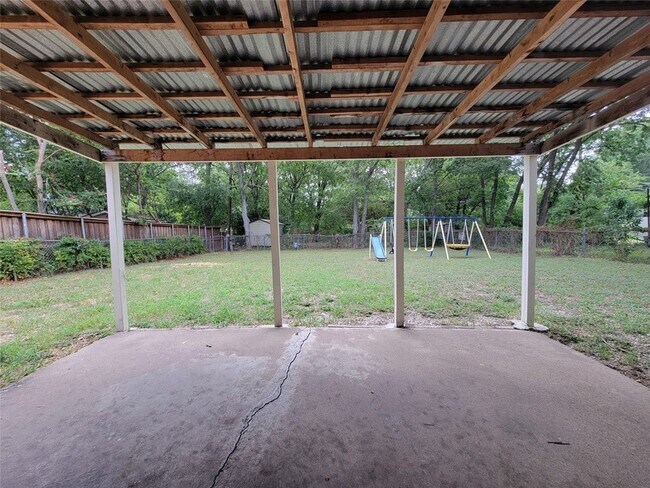 Building Photo - 4724 Laurel Ln