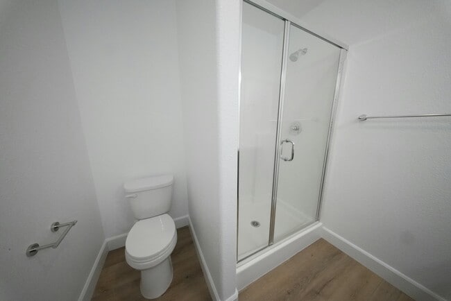 Building Photo - 547 Virginia Ave