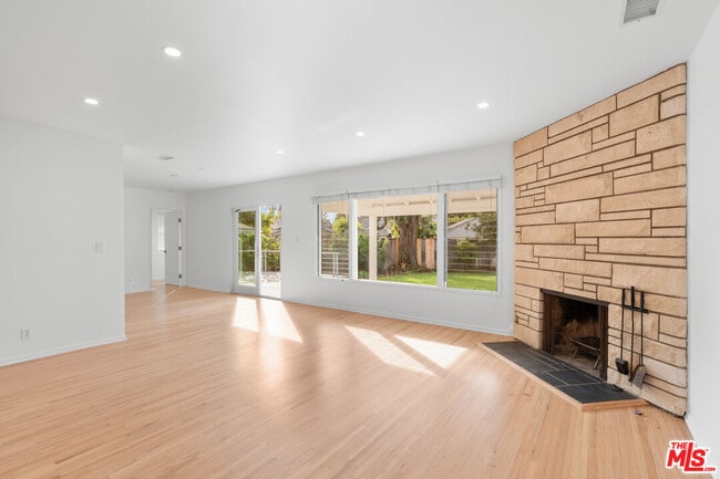 Building Photo - 11619 Francis Pl