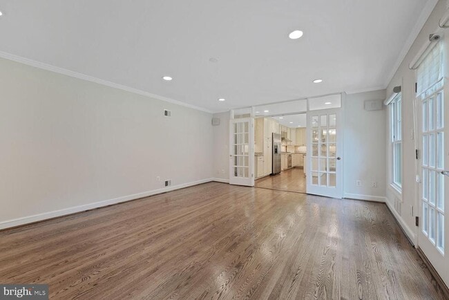 Building Photo - 6109 Clearwood Rd