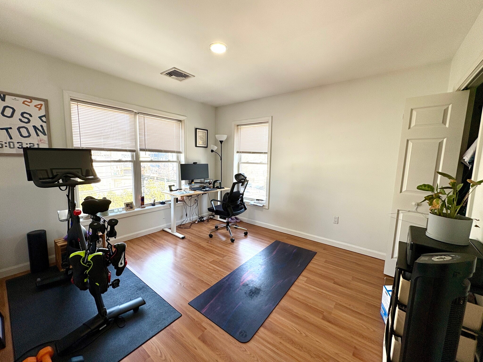 Building Photo - 20 Cameron St