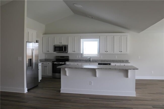 Building Photo - 242 Champions Ln