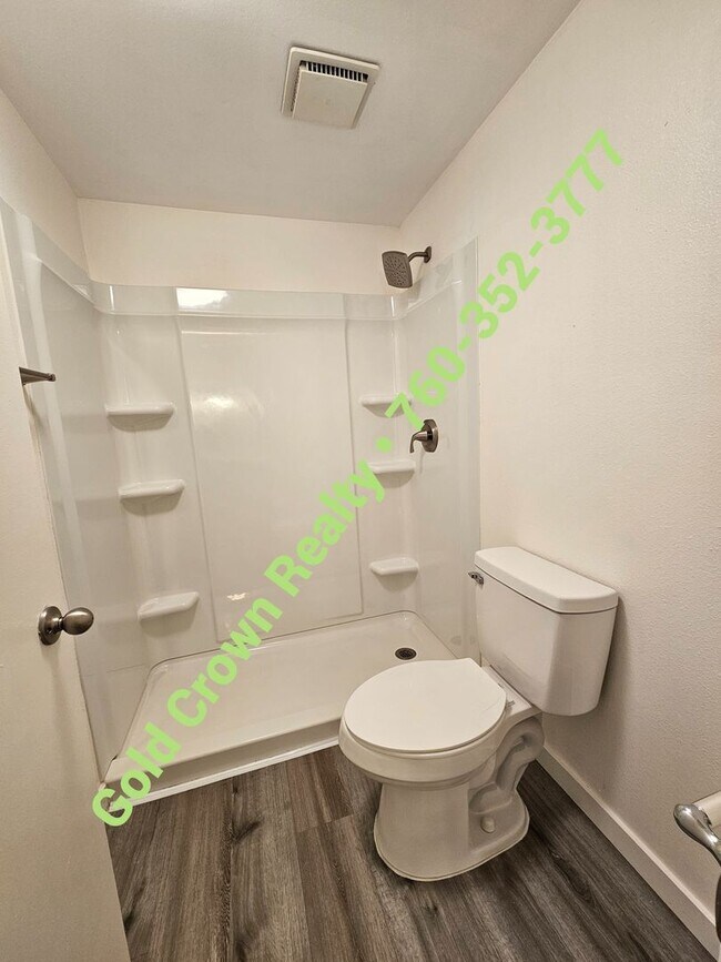 Building Photo - Condo for Rent in Gated Community