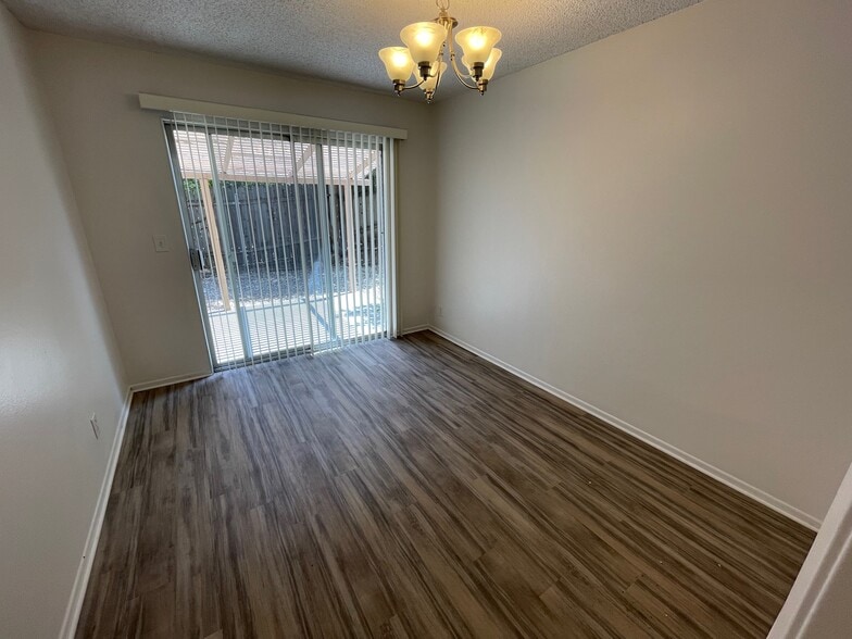 Building Photo - 7369 Elmhurst Pl