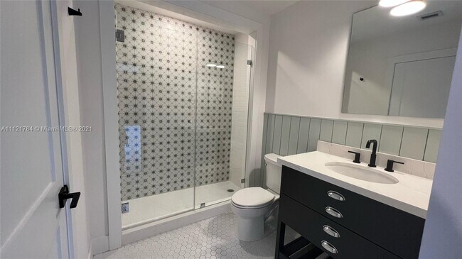 Building Photo - 1460 Campamento Ave