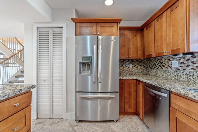 Building Photo - 167 NW 115th Terrace