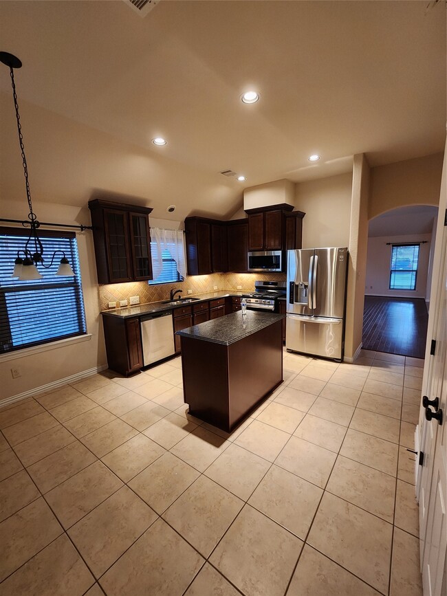 Building Photo - 4713 E Meadow Dr