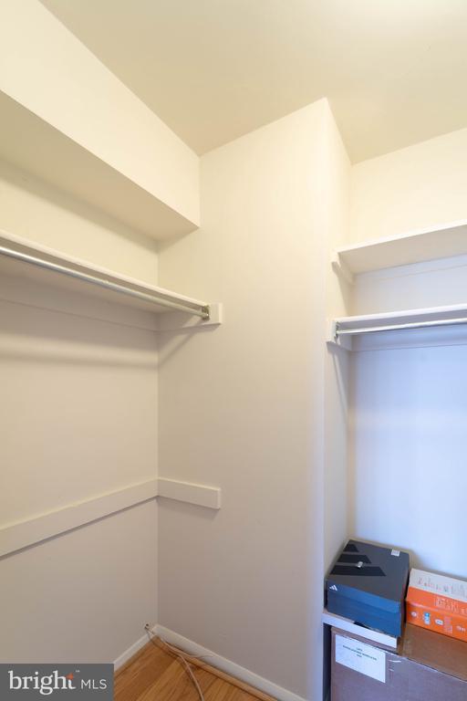 Building Photo - 1808 Old Meadow Rd