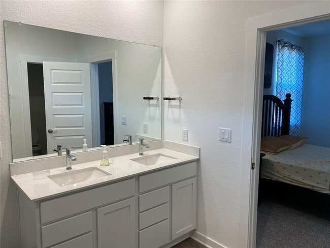 Building Photo - 117 Cupreata Ln