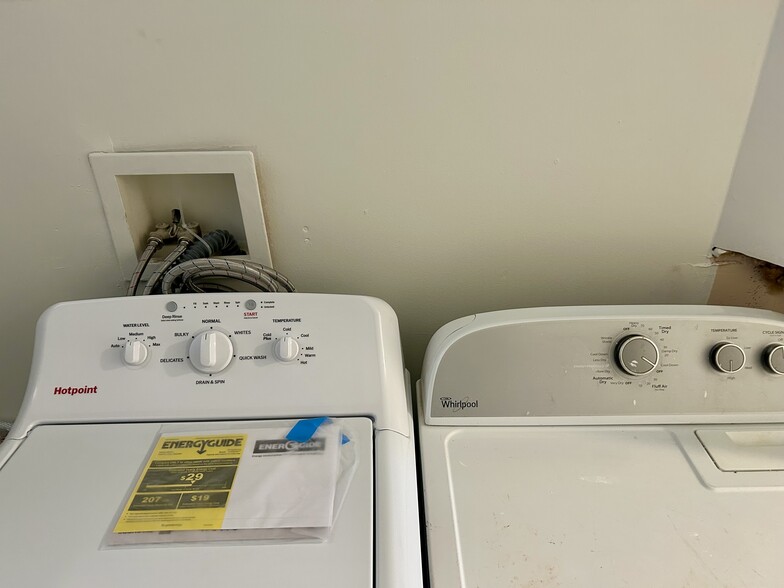 Building Photo - 2246 Birch St