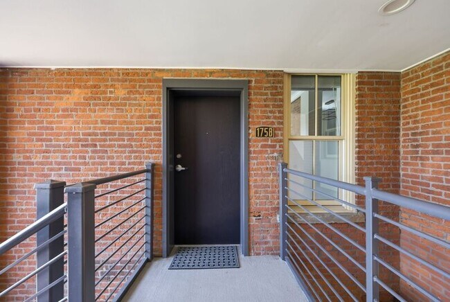 Building Photo - 175 E Livingston Ave