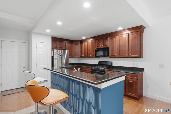 Building Photo - 7 Bridlewood