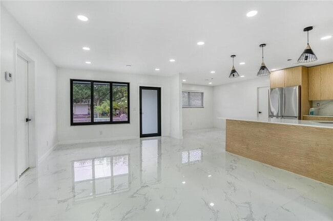 Building Photo - 2224 N 35th Ave