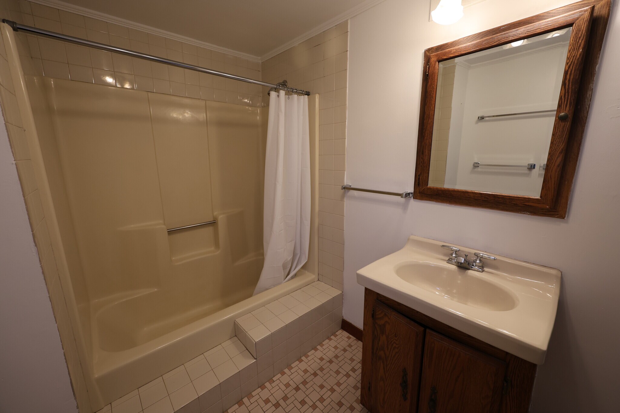 Building Photo - 31 June St