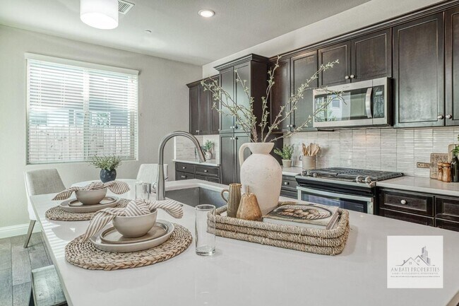 Building Photo - Stunning Granville Home in Copper River Canvas Gated Community!
