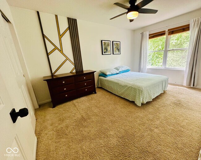 Building Photo - 5273 Ivy Hill Dr