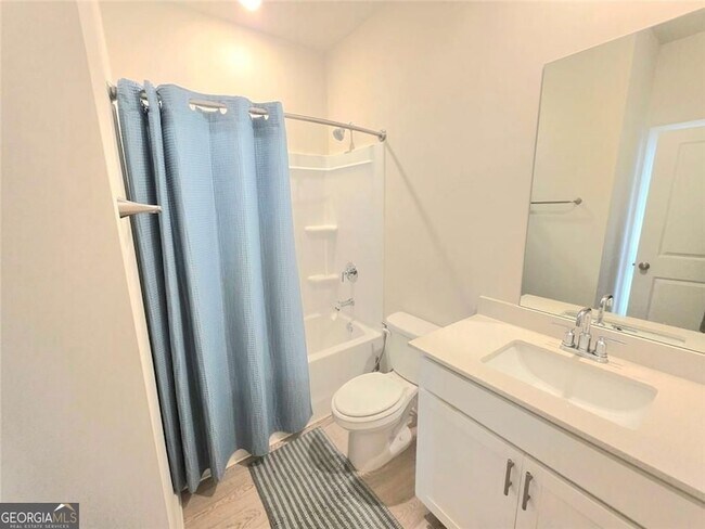 Building Photo - 327 Vly Oak Dr