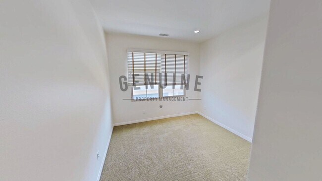 Building Photo - Beautiful Two-Level 2Bd 2Ba Condo in Irvine