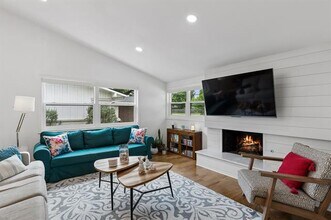 Building Photo - 1603 N Waterview Dr