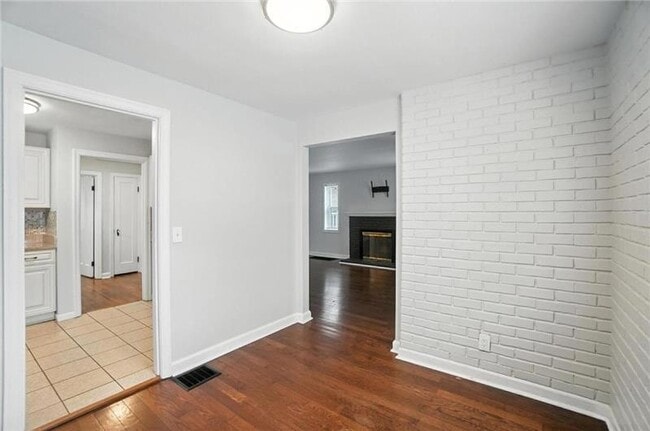 Building Photo - 4123 St Johns Terrace