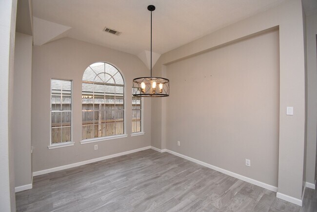 Building Photo - 23122 Beech Canyon Dr