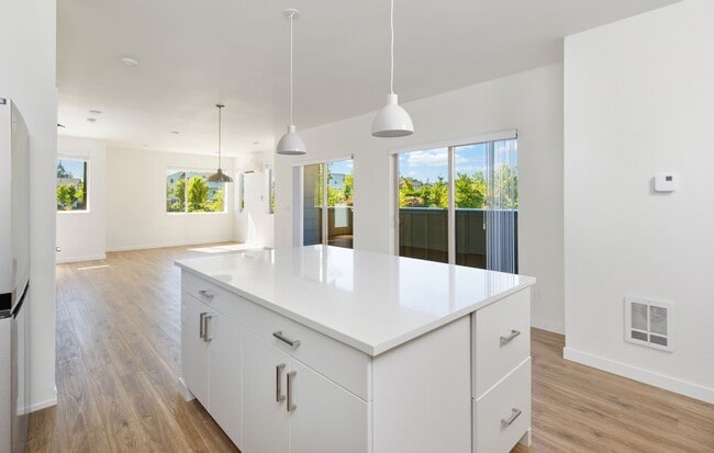 Building Photo - Beautiful 3 Bedroom Home Located in Ten Trails Black Diamond